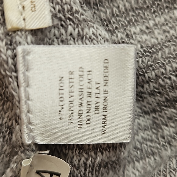 Loft Top - Picture 5 of 5